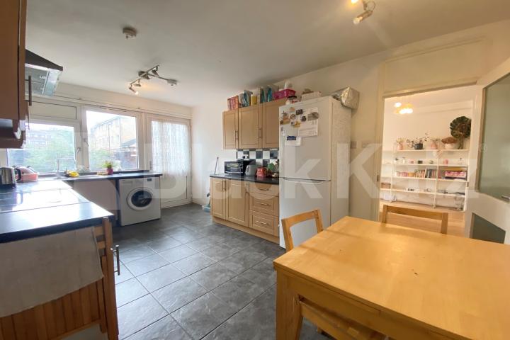 Duplex apartment in Mid-Century development  Longshore, Deptford